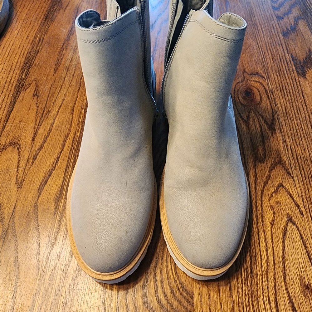 Maurices SuperCush Colby Chelsea Boot W8